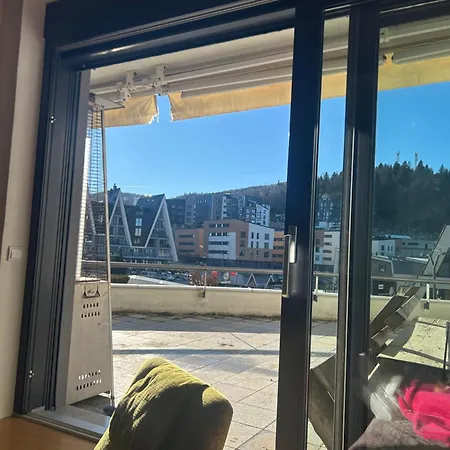 Sunny Escape Apartment *